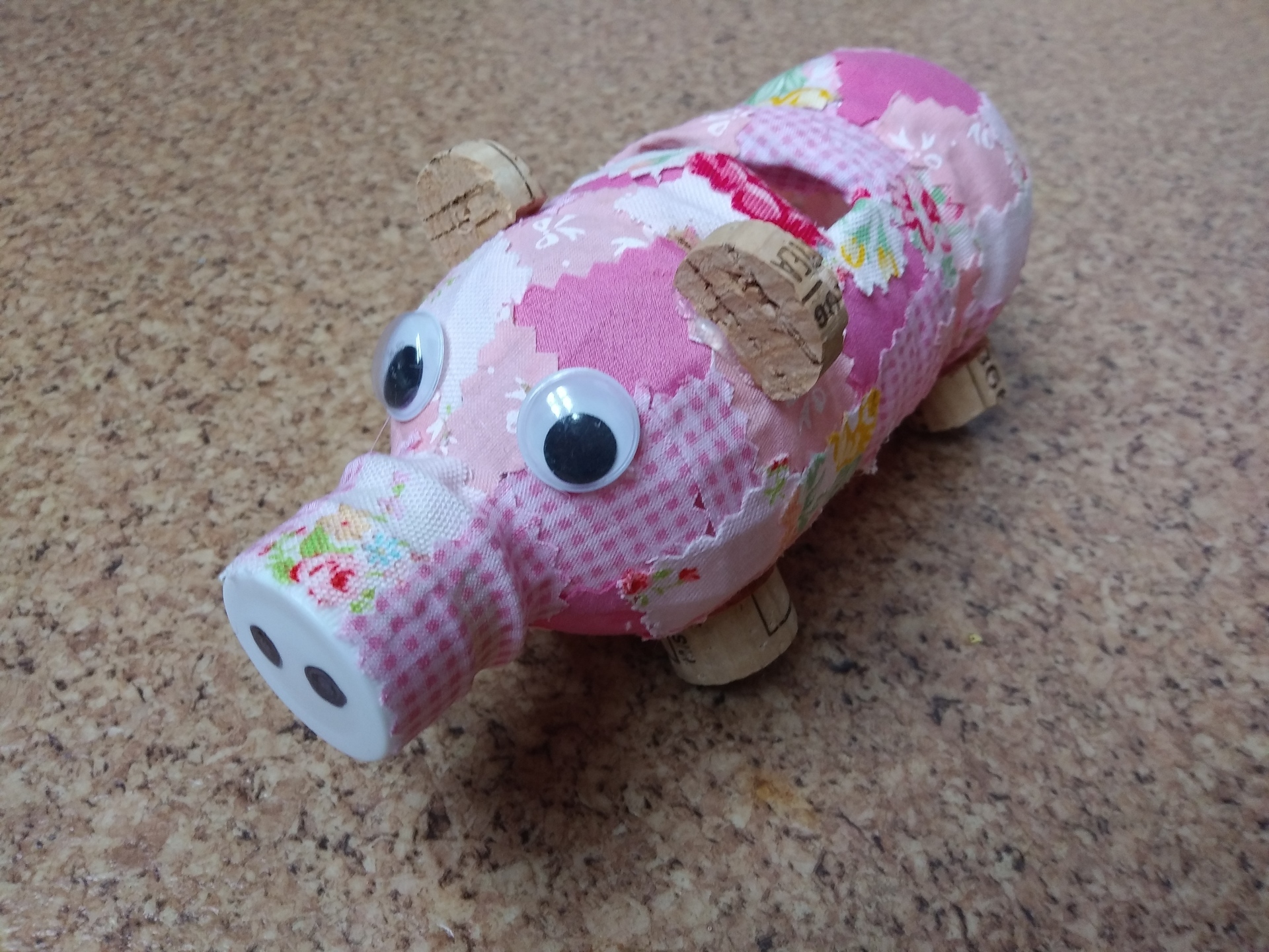 豚の貯金箱 デイサービスの創作レクで作りました 手作り Toy Box